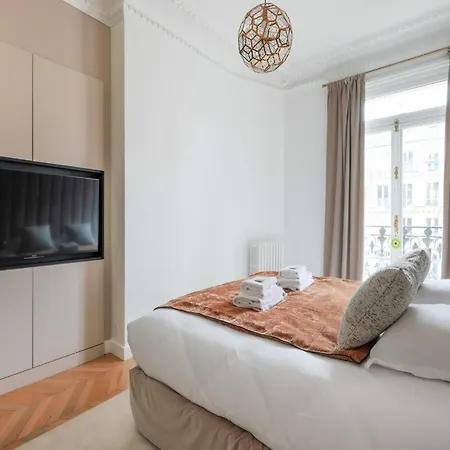 Spacious With Air Conditioning Near Arc Triomphe Apartment *