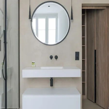 Spacious With Air Conditioning Near Arc Triomphe Apartment