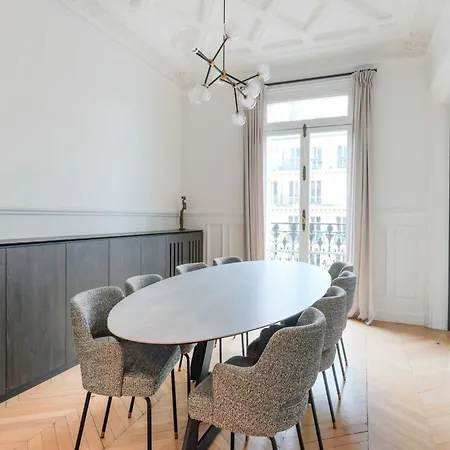 Spacious With Air Conditioning Near Arc Triomphe Paris