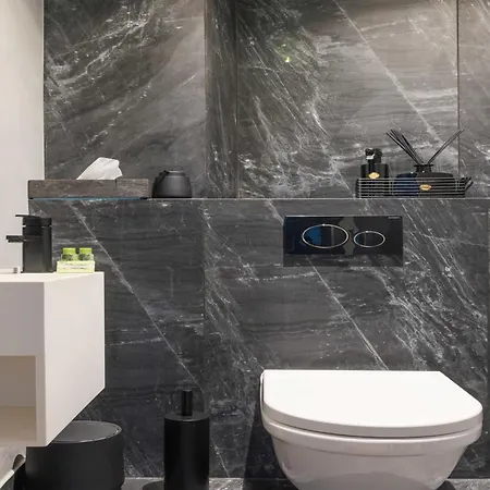 Spacious With Air Conditioning Near Arc Triomphe Apartment
