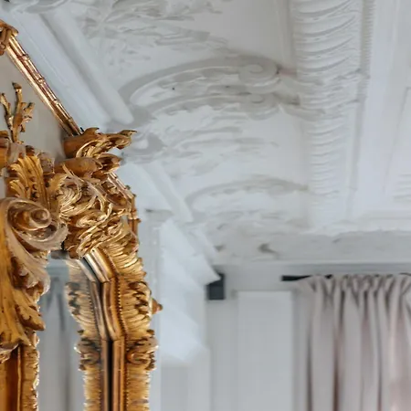 Spacious With Air Conditioning Near Arc Triomphe Apartment Paris