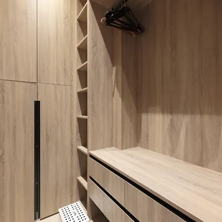 Apartment Spacious With Air Conditioning Near Arc Triomphe Paris